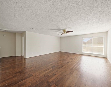 4123 Custer Creek Drive - Photo Thumbnail 15