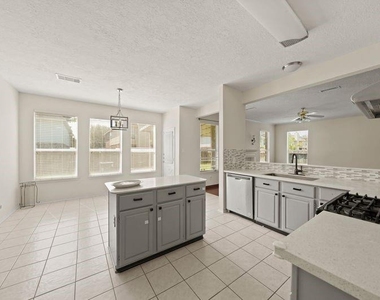 4123 Custer Creek Drive - Photo Thumbnail 11