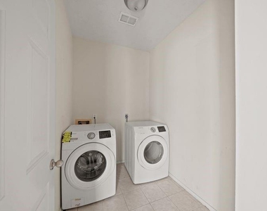 4123 Custer Creek Drive - Photo Thumbnail 14