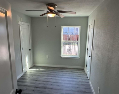 1912 Gentry Street - Photo Thumbnail 16
