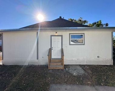 1912 Gentry Street - Photo Thumbnail 27
