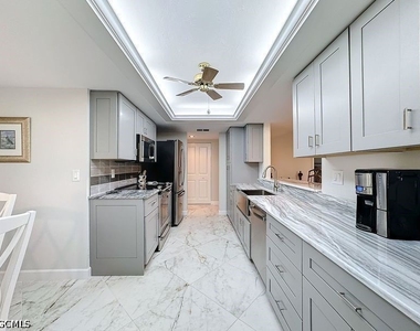 16679 Forest Boulevard - Photo Thumbnail 8