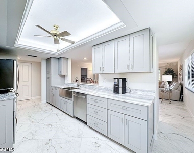 16679 Forest Boulevard - Photo Thumbnail 7