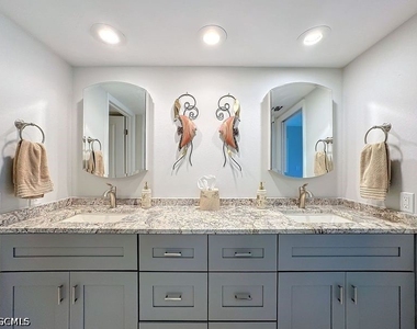 16679 Forest Boulevard - Photo Thumbnail 12