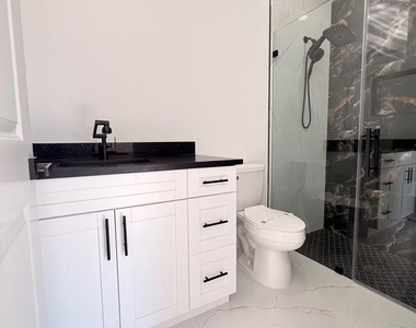 209-211 W 12th Street - Photo Thumbnail 16