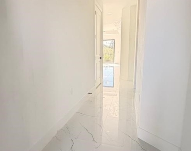209-211 W 12th Street - Photo Thumbnail 12