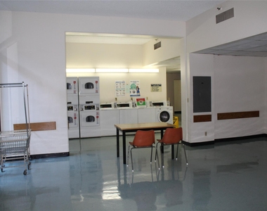 255 S Hill St - Photo Thumbnail 22