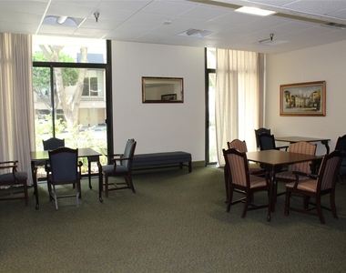 255 S Hill St - Photo Thumbnail 17