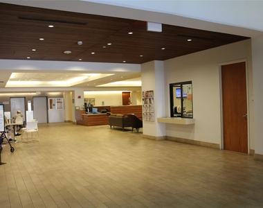 255 S Hill St - Photo Thumbnail 16