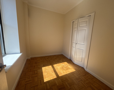 East 38th Street - Photo Thumbnail 10