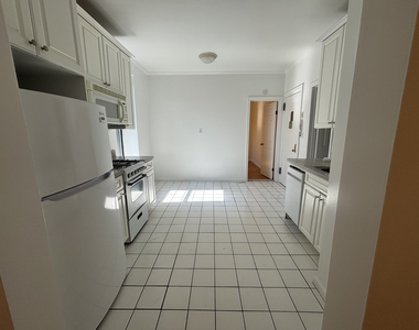 East 38th Street - Photo Thumbnail 6