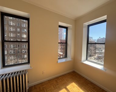 East 38th Street - Photo Thumbnail 1