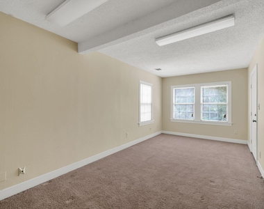 1939 Richmond Avenue - Photo Thumbnail 8