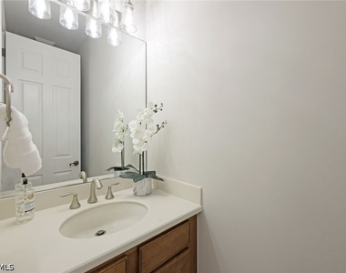 1423 Santiago Circle - Photo Thumbnail 12