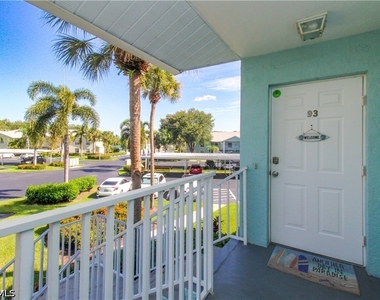 28280 Pine Haven Way - Photo Thumbnail 10
