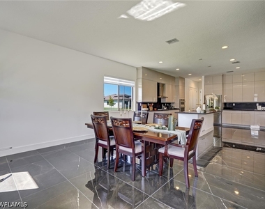 5126 Penella Avenue - Photo Thumbnail 16
