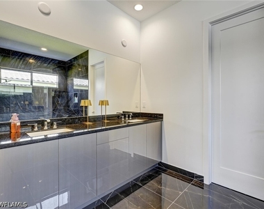 5126 Penella Avenue - Photo Thumbnail 23