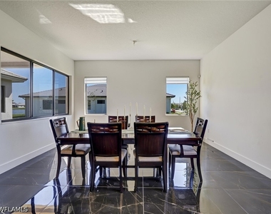 5126 Penella Avenue - Photo Thumbnail 18