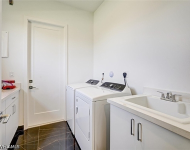 5126 Penella Avenue - Photo Thumbnail 17