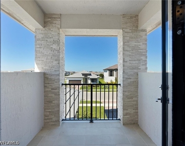 5126 Penella Avenue - Photo Thumbnail 34