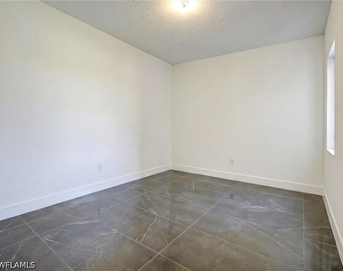 5126 Penella Avenue - Photo Thumbnail 27