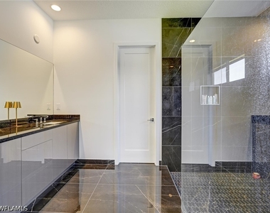 5126 Penella Avenue - Photo Thumbnail 22