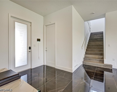 5126 Penella Avenue - Photo Thumbnail 7