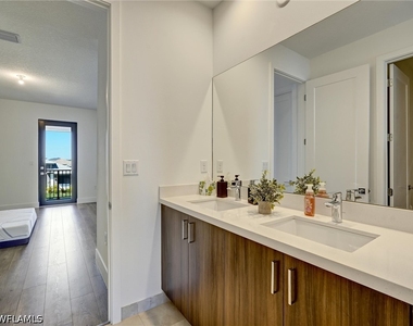 5126 Penella Avenue - Photo Thumbnail 35