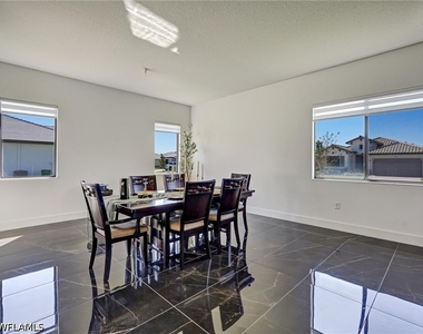5126 Penella Avenue - Photo Thumbnail 13