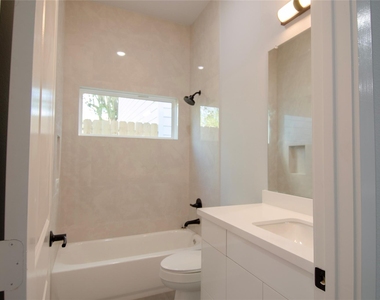2830 Mansfield Street - Photo Thumbnail 10