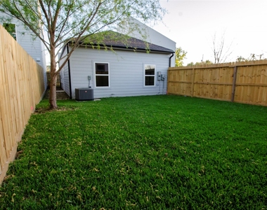 2830 Mansfield Street - Photo Thumbnail 17