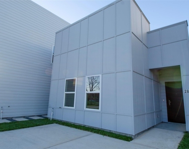2830 Mansfield Street - Photo Thumbnail 2