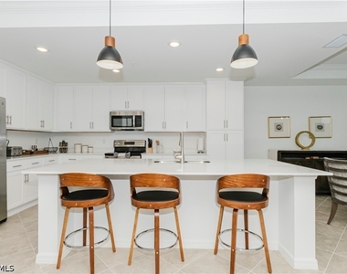6034 National Boulevard - Photo Thumbnail 5