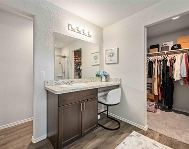 10527 Meadow Saffron Drive - Photo Thumbnail 17