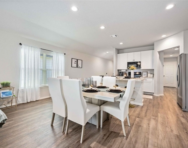 10527 Meadow Saffron Drive - Photo Thumbnail 7