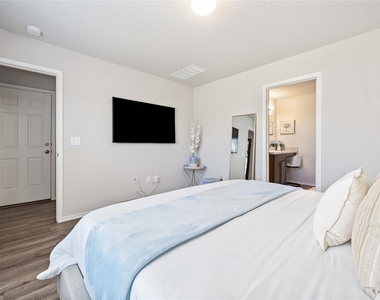 10527 Meadow Saffron Drive - Photo Thumbnail 14