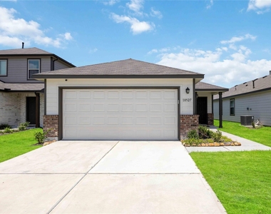 10527 Meadow Saffron Drive - Photo Thumbnail 21