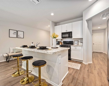 10527 Meadow Saffron Drive - Photo Thumbnail 3