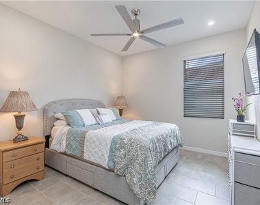 2079 Vermont Lane - Photo Thumbnail 11