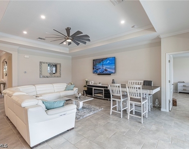 2079 Vermont Lane - Photo Thumbnail 8