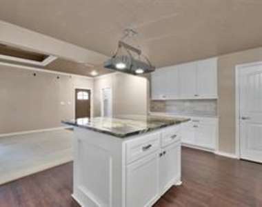 10826 10826 Joann Street - Photo Thumbnail 10