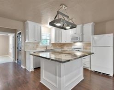 10826 10826 Joann Street - Photo Thumbnail 9