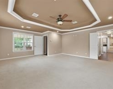 10826 10826 Joann Street - Photo Thumbnail 4