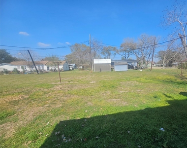 1311 Fred Street - Photo Thumbnail 16