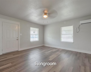 1311 Fred Street - Photo Thumbnail 3