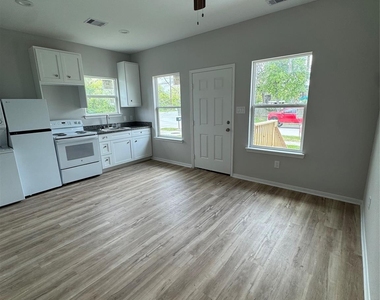 103 A Lincoln Cedar Drive - Photo Thumbnail 4