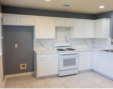 5714 Turner Oaks - Photo Thumbnail 7