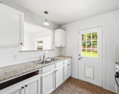 6206 Greenwick Lane - Photo Thumbnail 5