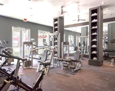 2727 Brazos Street - Photo Thumbnail 12