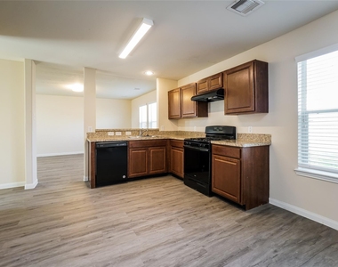 2438 Connors Path Court - Photo Thumbnail 4